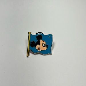 🪼2 for $20🪼 Disney pin